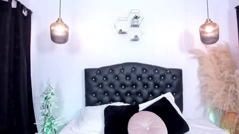 Snapshot of gabyrhodes chatting on December 13, 7:21 pm Gabriela let my eyes dazzle you with pleasure online show from December 13, 7:21 pm