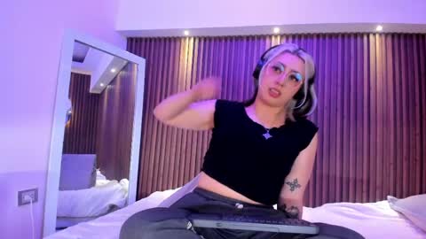 gabyrose9 online show from May 8, 8:10 pm