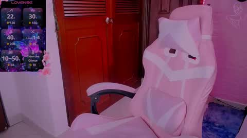 Snapshot of gabyye_capprins chatting on September 18, 9:24 pm gabyye capprins online show from September 18, 9:24 pm
