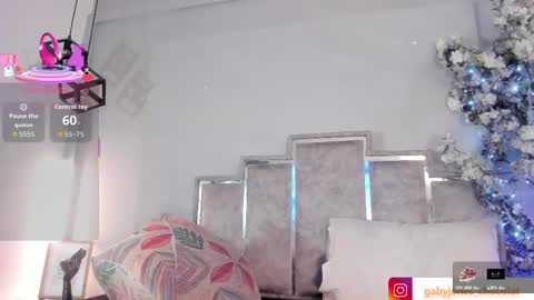 gabyyjones online show from October 27, 11:39 am