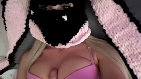 Feetbaabe online show from May 25, 2:16 pm