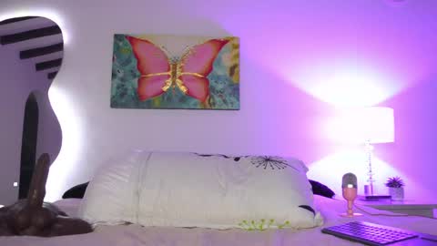 Snapshot of gala_monroe chatting on September 19, 11:42 am gala_monroe online show from September 19, 11:42 am
