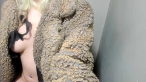 GalaxxyRose online show from January 17, 4:04 pm