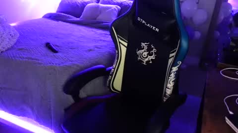 Jenna  - be back MONDAY night.  online show from September 17, 7:39 am