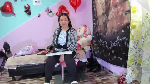 Snapshot of gaticahot001 chatting on September 11, 12:05 pm Diana online show from September 11, 12:05 pm