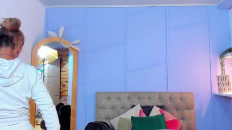 Snapshot of georgina_coule chatting on January 22, 12:06 pm Georgina Coule online show from January 22, 12:06 pm