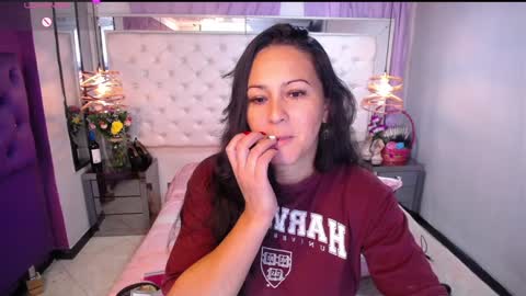 Snapshot of georgina_mussk chatting on December 5, 8:44 pm Georgina online show from December 5, 8:44 pm