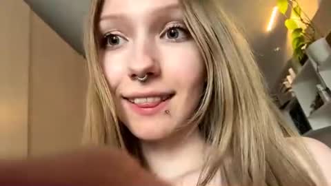 Sophie online show from June 29, 10:15 am