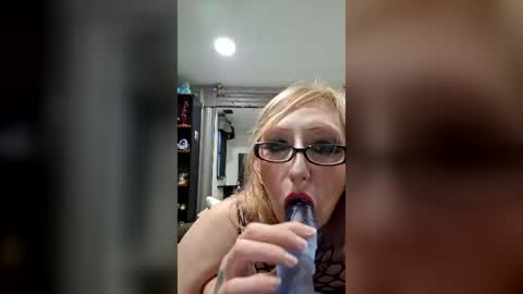 ghostgothdoll online show from July 16, 11:42 pm
