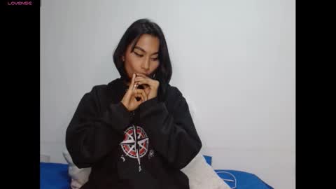 Gia Lee online show from December 3, 3:42 am