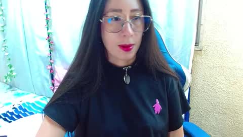Snapshot of gia_leinn chatting on September 24, 11:59 pm Gia online show from September 24, 11:59 pm