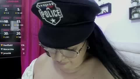 Snapshot of gia_nahomi chatting on October 18, 12:03 am nahomi online show from October 18, 12:03 am