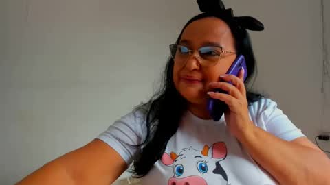 Snapshot of gia_nahomi chatting on March 8, 2:05 pm nahomi online show from March 8, 2:05 pm