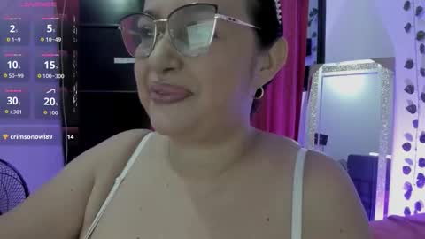 Snapshot of gia_nahomi chatting on September 29, 10:37 pm nahomi online show from September 29, 10:37 pm
