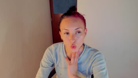 GIA WHITE Independet  online show from November 17, 9:10 am