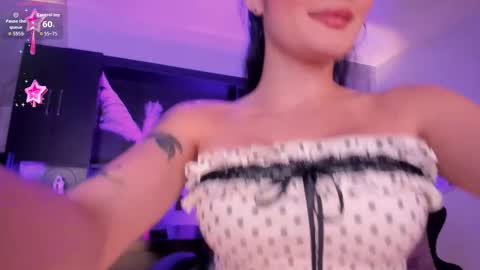 Gia Ferrera online show from February 18, 7:24 pm