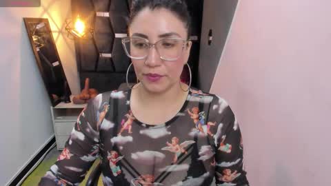 G I A  FOX online show from October 9, 4:11 pm