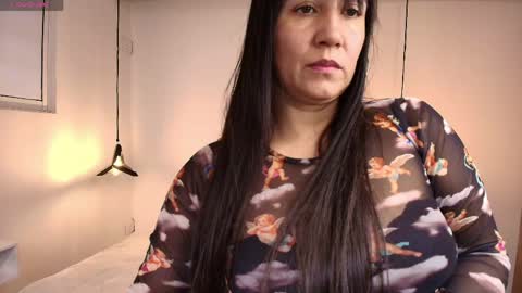 G I A  FOX online show from April 14, 8:09 pm