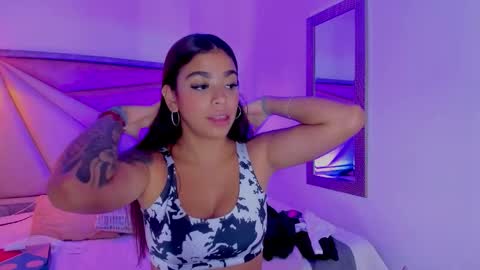 Gia  online show from February 7, 6:45 pm