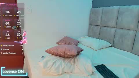 giamonroee online show from July 28, 3:43 pm