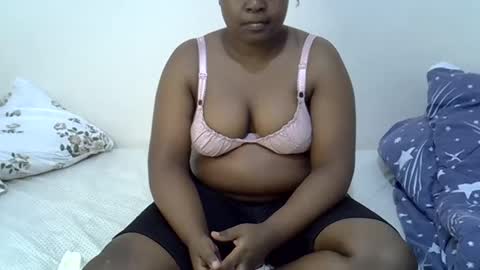 Snapshot of giannah01 chatting on December 28, 8:16 am Giannah online show from December 28, 8:16 am