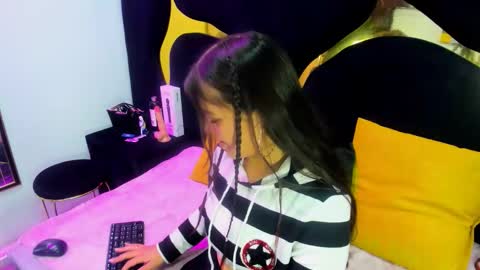 GiannaJohnson online show from December 5, 3:06 am