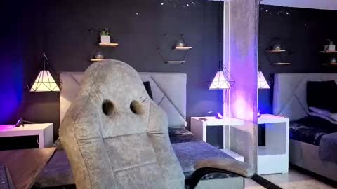 Gia online show from November 16, 5:02 pm