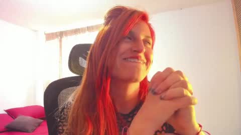 GiaRoussel online show from April 18, 7:58 pm