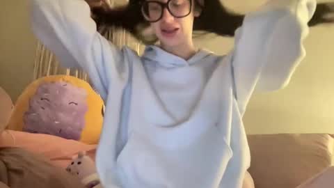 Gigi Kerr online show from February 5, 5:05 pm