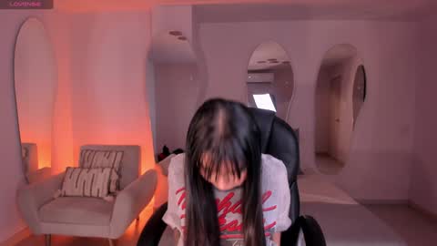 GIGI online show from December 22, 11:54 am