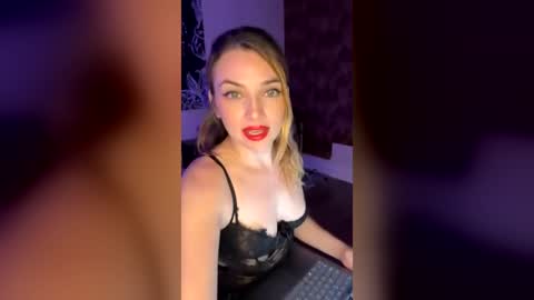 gigilovesyou1997 online show from July 9, 8:28 am