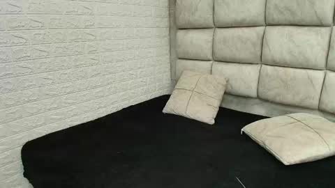 Snapshot of gigirose_ chatting on October 1, 12:04 am gigirose_ online show from October 1, 12:04 am