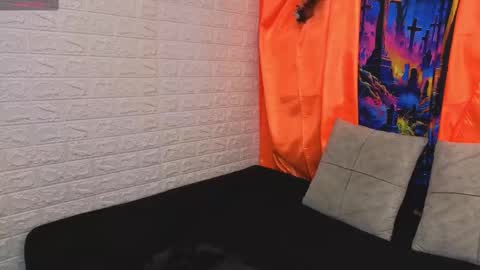 Snapshot of gigirose_ chatting on October 6, 10:25 pm gigirose_ online show from October 6, 10:25 pm