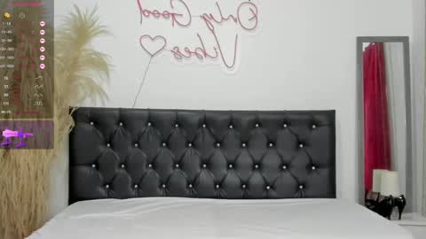 pamela online show from January 4, 9:09 pm