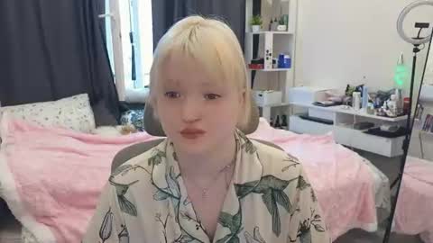 Klara online show from July 24, 3:04 am