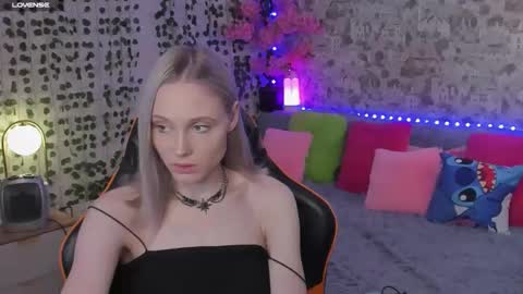 Gina online show from June 1, 1:07 am