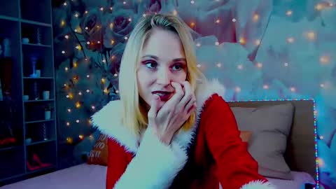 Snapshot of ginaa_lovely chatting on December 23, 8:22 am Gina online show from December 23, 8:22 am