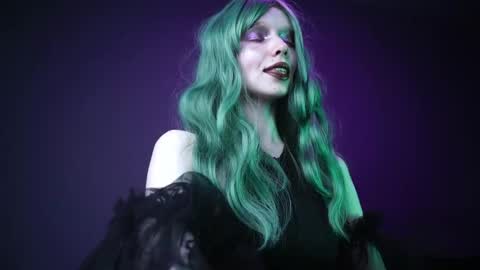        im expecting 350 thumbs up on my altar   online show from March 27, 10:10 pm