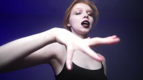        im expecting 350 thumbs up on my altar   online show from February 4, 10:13 pm