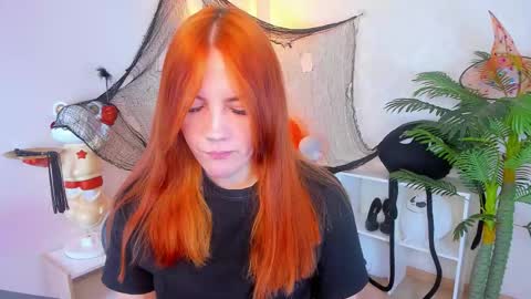 gingerr_pie online show from November 12, 7:01 pm