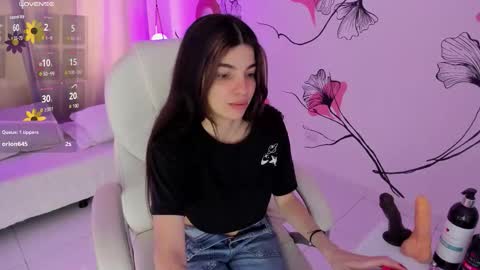 Kendall online show from December 21, 1:37 pm