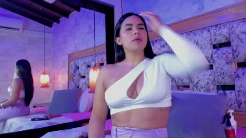 Snapshot of giorgia_13 chatting on December 9, 11:47 am giorgia online show from December 9, 11:47 am