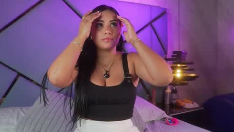 Snapshot of giorgia_13 chatting on October 19, 3:19 am giorgia online show from October 19, 3:19 am