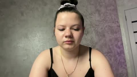 girl_cute07 online show from July 3, 9:54 pm