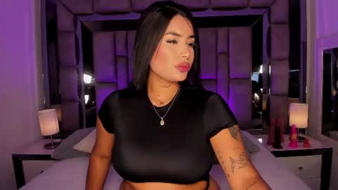 GIRL GRAY online show from July 27, 7:11 pm