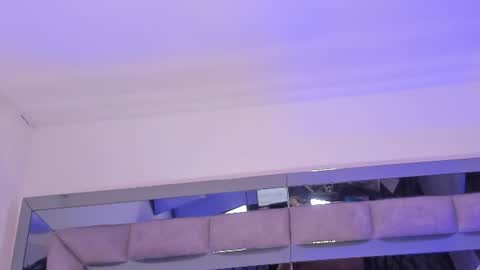 GIRL GRAY online show from June 11, 12:32 am