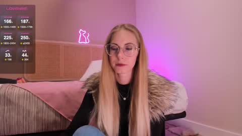 Snapshot of girl_i_am chatting on February 27, 4:10 pm Nikki online show from February 27, 4:10 pm