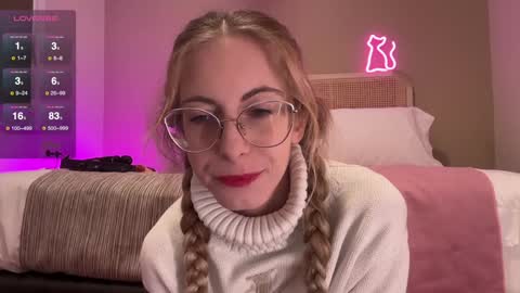 Snapshot of girl_i_am chatting on December 24, 2:33 pm Nikki online show from December 24, 2:33 pm