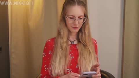 Snapshot of girl_i_am chatting on September 10, 7:14 pm Nikki online show from September 10, 7:14 pm
