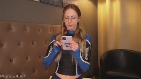 Snapshot of girl_i_am chatting on October 12, 1:02 pm Nikki online show from October 12, 1:02 pm